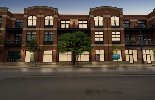 2089 Wabansia Ave, Chicago IL 60647-5602 exterior