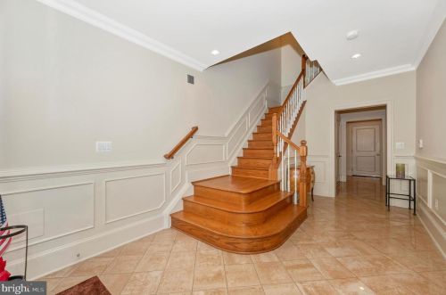 7813 Cadbury Ave, Rockville MD 20854-2970 exterior