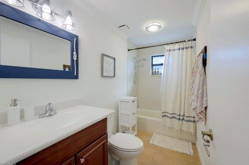 724 102 Ave, Naples FL 34108-3214 exterior