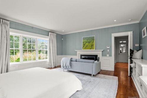 20 Partridge Holw Rd, Greenwich CT 06831-2663 exterior