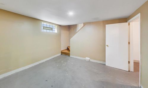 8908 Dorchester Ave, Chicago IL 60619-7005 exterior