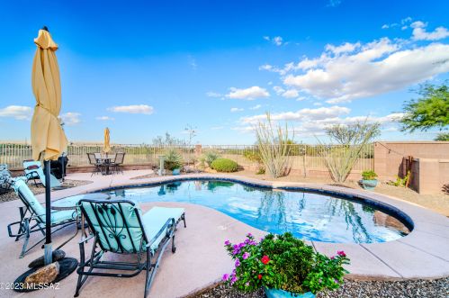 2432 Bassett Peak Dr, Green Valley AZ 85622-8116 exterior