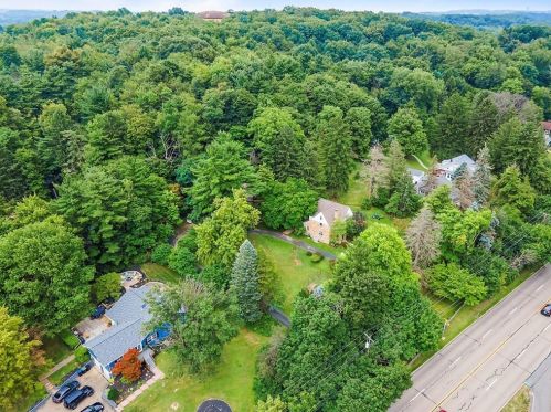 8910 Perry Hwy, Pittsburgh PA  15237-5358 exterior