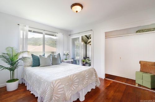 2424 Myrtle St, Honolulu HI 96816-3137 exterior