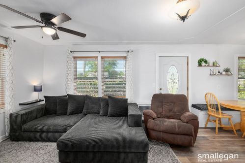 4034 Lester Dr, Grand Rapids MI 49525-1447 exterior