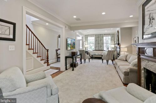 121 6 St, Washington DC 20002-2215 exterior