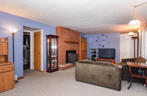 87 Baseline Rd, Plainwell MI 49080-9549 exterior