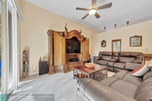 7648 New Holland Way, Boynton Beach FL 33437-6342 exterior