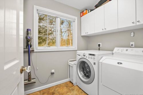 14 Wilton Acres, Wilton CT 06897-4530 exterior