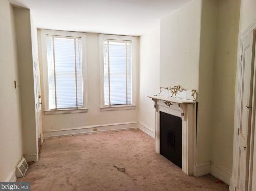 3124 Emerald St, Philadelphia PA 19134-3140 exterior