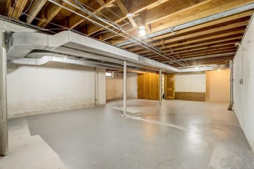 3160 Menomonee Riv Pkwy, Milwaukee WI 53222-3371 exterior