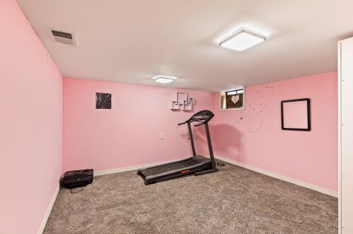 1968 83, Milwaukee WI 53213-2128 exterior