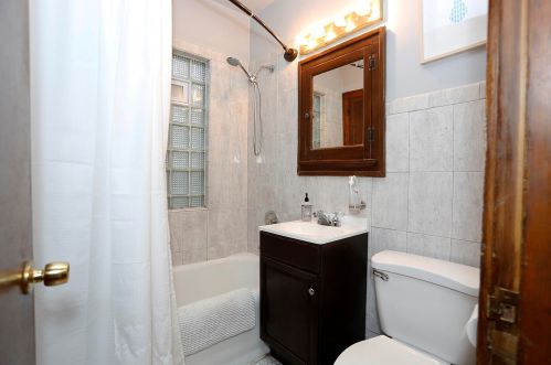 3472 Fratney St, Milwaukee WI 53212-2241 exterior