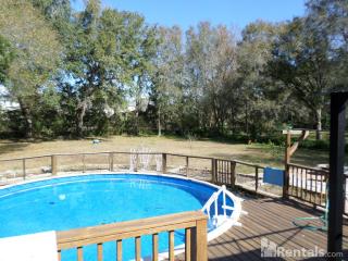 8723 Meadowview Cir, Tampa FL  33625-3751 exterior