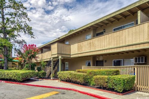 1050 Oak Grove Rd, Concord CA 94518-3254 exterior