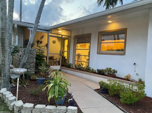 4473 19 Pl, Naples FL 34116-6405 exterior