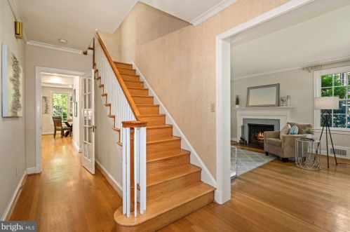 3563 Appleton St, Washington, DC 20008-2910