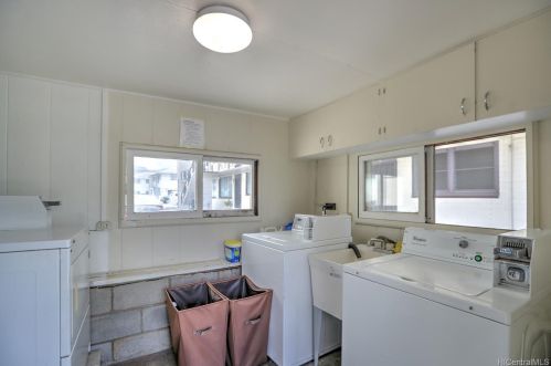 2227 Date St, Honolulu HI 96816-1024 exterior