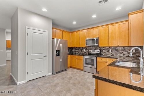 7312 18th Ln, Phoenix AZ  85041 exterior