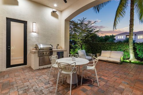 17894 Monte Vis Dr, Boca Raton FL 33496-1057 exterior