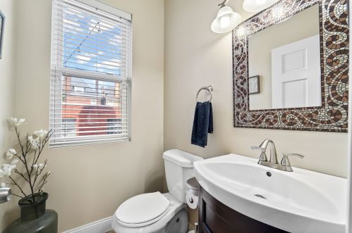 603 Saint Clair St, Pittsburgh PA 15206-3614 exterior