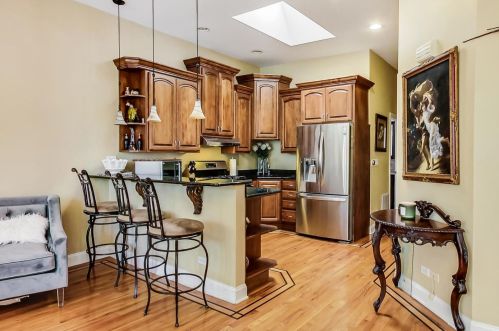 2513 Walton St, Chicago IL 60622-4510 exterior