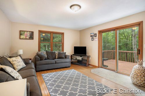 5124 Putnam Rd, Meskegon MI 49445-9500 exterior