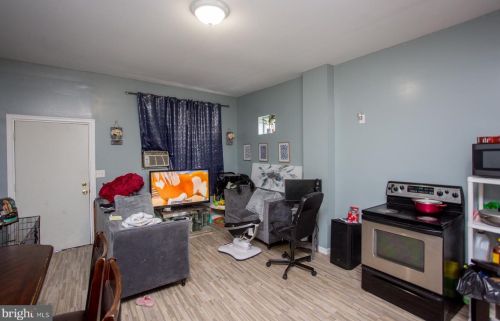 3662 Frankford Ave, Philadelphia PA 19134-2131 exterior