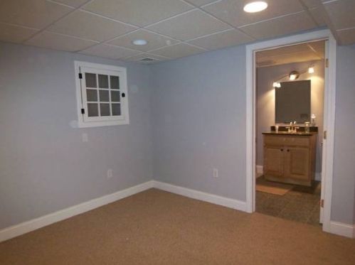 59 Blueberry Hill Rd, Springfield MA  01106-1662 exterior