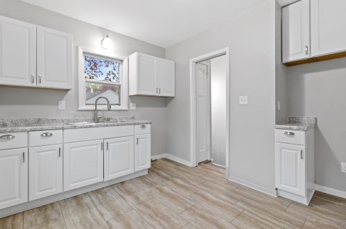 4165 49th St, Milwaukee, WI 53216-1305