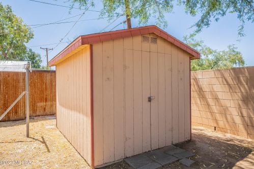 2419 23 St, Tucson AZ 85711-4916 exterior