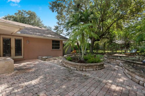 1718 Ocean Cove Ave, Fort Pierce FL  34953-2450 exterior