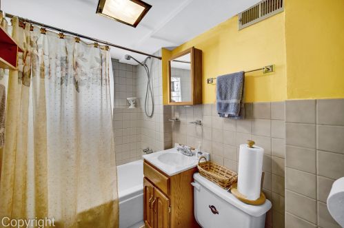 5029 Eddy St, Chicago IL 60641-3550 exterior