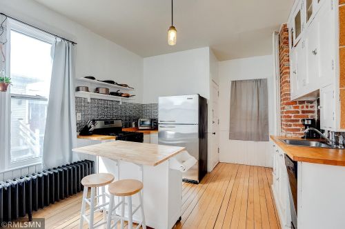 381 Case Ave, Saint Paul MN 55106-3527 exterior