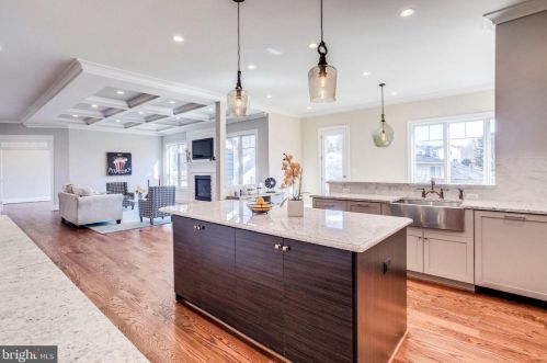 6801 Dillon Ave, Mc Lean VA  22101-4435 exterior