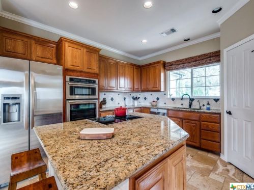 2561 Stoney Crk Dr, Spring Branch TX 78163-2875 exterior