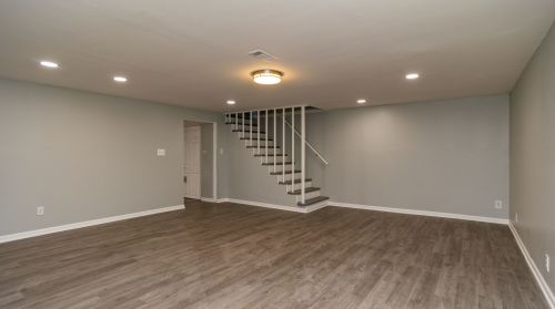 1901 Sunnyside Ave, Chicago IL 60630-3923 exterior