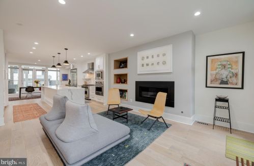 1818 37th St, Washington DC  20007-2238 exterior