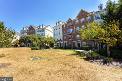 5712 Callcott Way, Alexandria VA  22312-4115 exterior