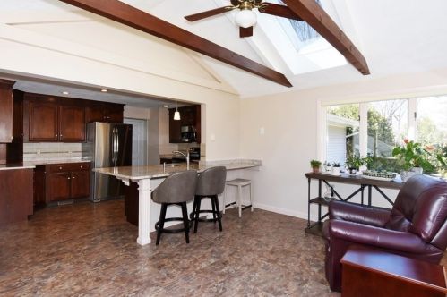 56 Reservoir Dr, Danvers MA 01923-1243 exterior