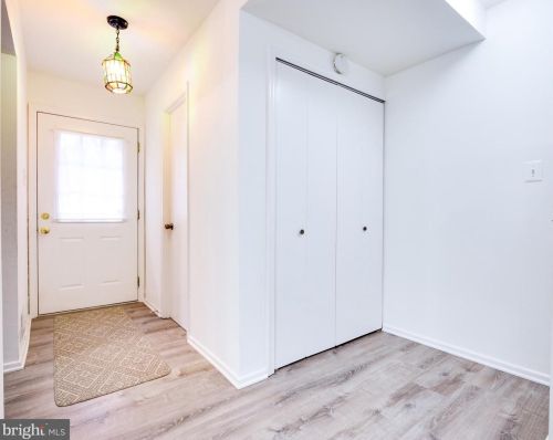 548 Monet Dr, Rockville, MD 20850-3020