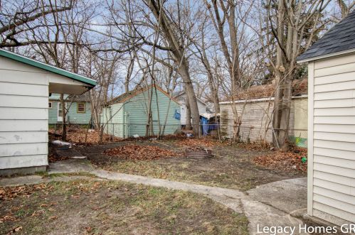 3125 6th St, Meskegon MI  49444-2844 exterior