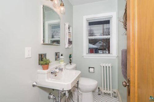 4721 4 St, Duluth MN 55807-2032 exterior