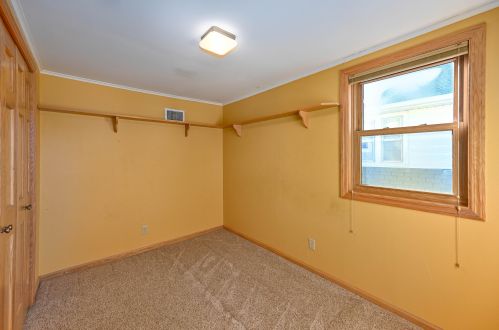 8324 Gridley Ave, Milwaukee WI 53213-3041 exterior