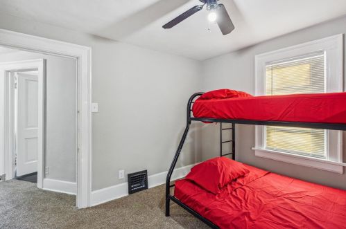 6024 36th St, Milwaukee WI  53221-4618 exterior