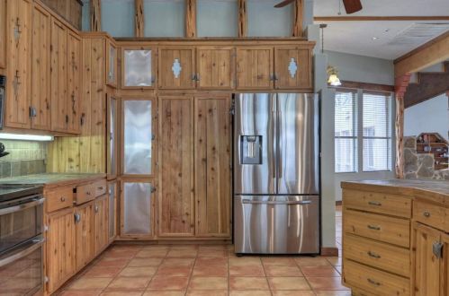 3064 Spg Br Rd, Montgomery TX 77316-2503 exterior