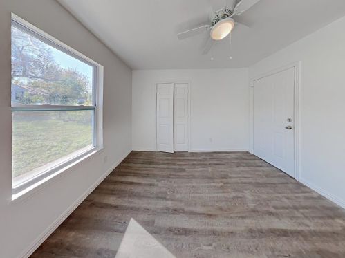 2544 Falls Dr, Dallas TX  75211-9137 exterior