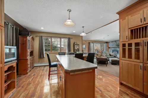 817 County Rd B, Saint Paul MN 55113-4532 exterior