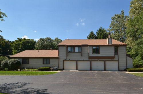 4870 Foxfire Trl, Kalamazoo, MI 49024-8142