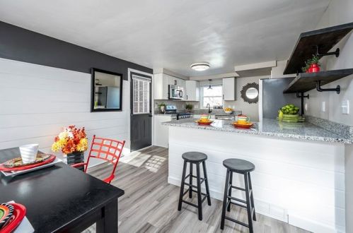 837 Deely St, Pittsburgh PA 15217-2813 exterior